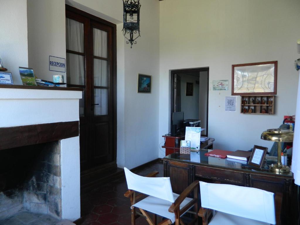 Hostal El Cerrito San Lorenzo San Lorenzo  Zewnętrze zdjęcie